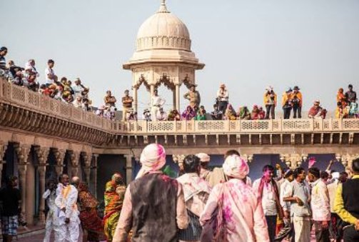 Bharatpur – Fatehpur Sikri – Mathura – Agra (128 km / ca. 2 Std. 50 Min.)