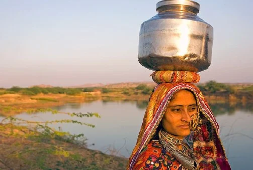 Bajana (Little Rann of Kutch) – Ajrakhpur – Bhujodi – Bhuj  (275 km, ca. 5 Stunden)