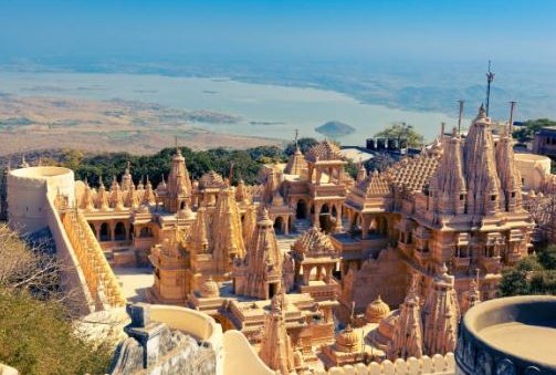 Gondal – Palitana – Bhavnagar  (205 km, ca. 4 Stunden 40 Minuten)